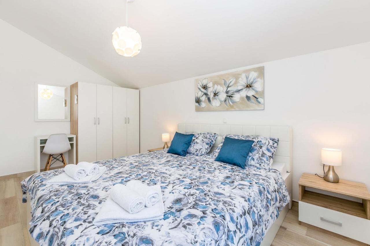 Holiday House San Michele Vrh  Εξωτερικό φωτογραφία